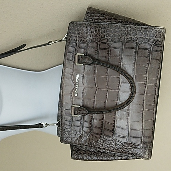 Michael Kors Large Selma Croc Embossed Satchel with wall… - Picture 12 of 16